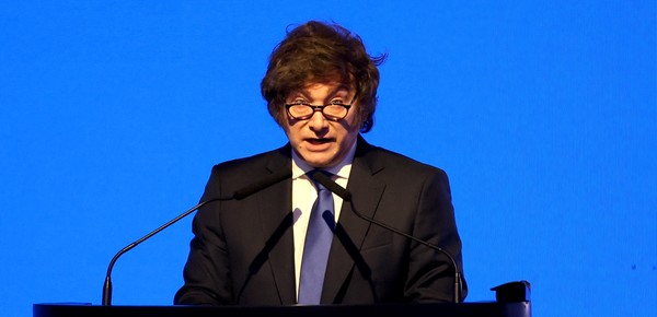 Milei volvió a respaldar a Espert como candidato y acusó al kirchnerismo de armar operaciones