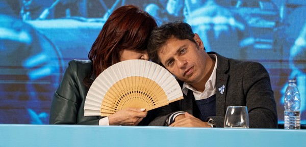 Kicillof visitó a Cristina Kirchner en su arresto domiciliario: hablaron de la campaña