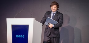 Milei se bajó de IDEA: afirman que el viaje a EE.UU. le impedirá llegar al cierre del Coloquio