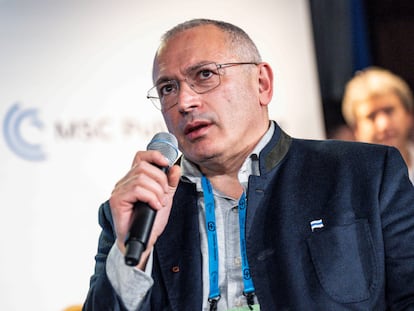 El Kremlin declara “terroristas” a Kaspárov, Jodorkovski y 21 opositores más del Comité Antibélico de Rusia