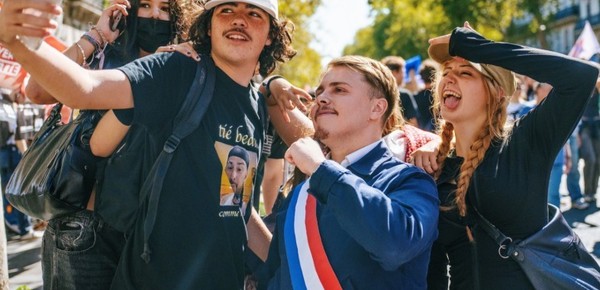 “Pedazo de perrito imperialista”: el episodio viral que derivó en un cruce entre Milei y un diputado francés