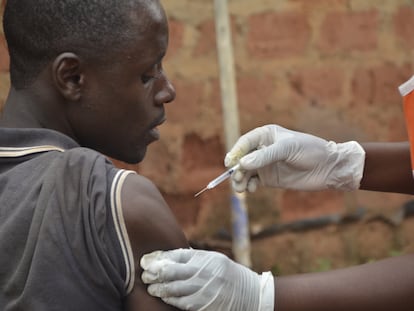 Un año de la emergencia internacional por mpox: “La situación es la misma, pero ya no hay pánico”