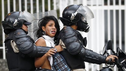 “Todo lo que ve y todo lo que oye”: Maduro anuncia una aplicación para reforzar la vigilancia social