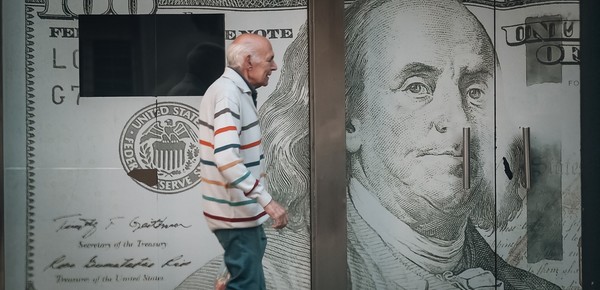 Dólar caliente: por las compras de ahorristas, 3 de cada 10 depósitos ya son en moneda extranjera