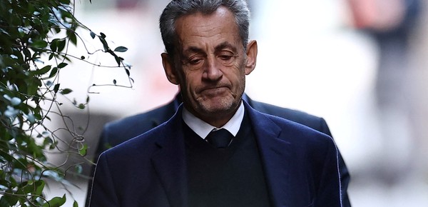 Una hora de gimnasia diaria, lectura, escritura y tres visitas por semana: la nueva rutina de Sarkozy en la cárcel