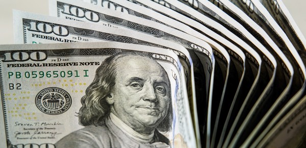 Tras el anuncio, suben los bonos y el dólar oficial trepó 20 pesos para llegar a $1.495