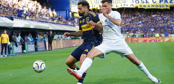 Boca acorrala de a poco a Belgrano, pero no puede quebrar el cero y sufre con los contragolpes