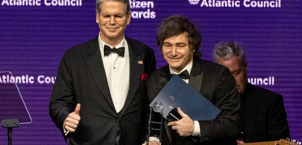 Scott Bessent volvió  defender la ayuda al Gobierno y dijo que no quieren “un Estado fallido” en Argentina