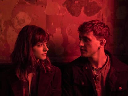 Cómo construir una relación sana cuando uno es fiestero y el otro hogareño