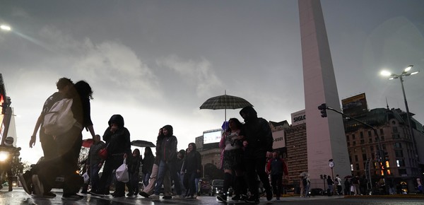 ¿Cuándo vuelven las lluvias al AMBA?: alerta amarilla en seis provincias por el avance de un frente frío