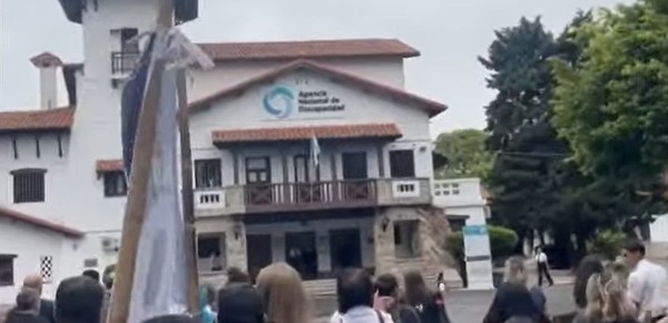 Incidentes en la Agencia de Discapacidad: manifestantes entraron por la fuerza a una sede del organismo