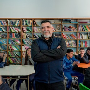 El docente porteño que lleva la clase de biología a las plazas y parques de la Ciudad