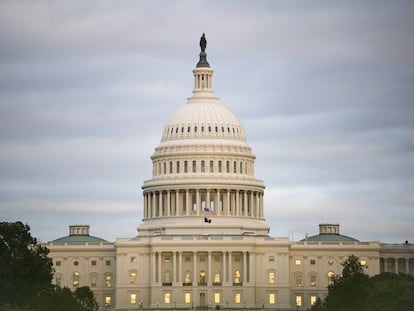 Una jueza prohíbe a Trump despedir a funcionarios durante el cierre del Gobierno de Estados Unidos