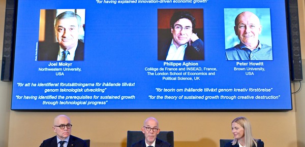 Tres premiados por las investigaciones sobre “crecimiento económico impulsado por la innovación”