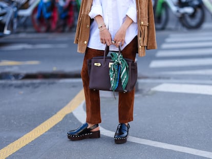 De calzado ‘hippie’ a zapato de lujo: ¿y si el zueco fuese un augurio plutocrático?