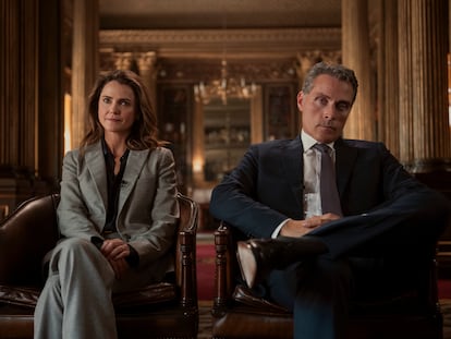 ‘La diplomática’ y ‘Reclutas’, del lujo al barro