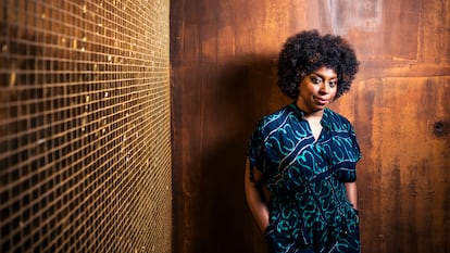 Chimamanda Ngozi, escritora: “El colonialismo no solo se adueñaba de tu tierra; también de tu mente”