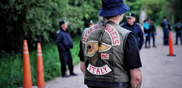 El fin de semana de furia de los Hell Angels: convención anual, peleas callejeras y hasta una foto con obreros de la UOCRA