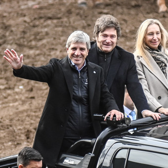 Luis Caputo, Karina Milei y Mario Lugones no van al Congreso pese a la presión opositora