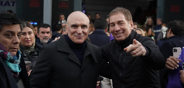 “¿Me pelo o no me pelo?”: la nueva consigna de campaña que lanzó Santilli por el caso Espert