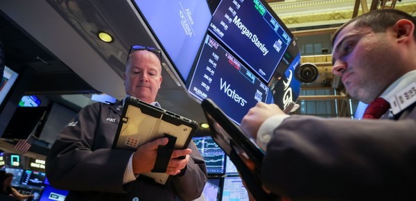 Sin calma en los mercados: el dólar trepó a $ 1.450 y los bonos cayeron cerca de 3%