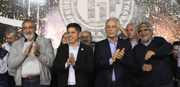 Kicillof homenajeó a José Ignacio Rucci con la CGT y desafió al Gobierno: “A ver quién gana”