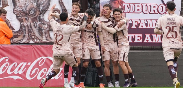 Platense venció a San Lorenzo en un partido caliente y con expulsados