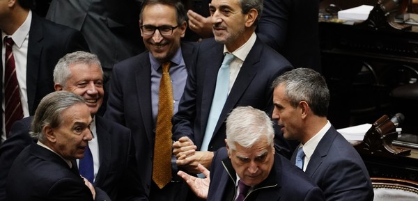 Negociación reservada por el Presupuesto: los opositores dialoguistas que aceptaron el llamado del Gobierno