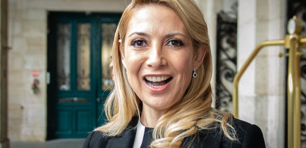 Fabiola Yañez regresó a la Argentina con su hijo Francisco, luego de casi dos años en Madrid